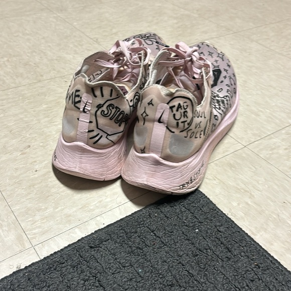 Nathan Bell doodles zoom fly Sp - Picture 4 of 6